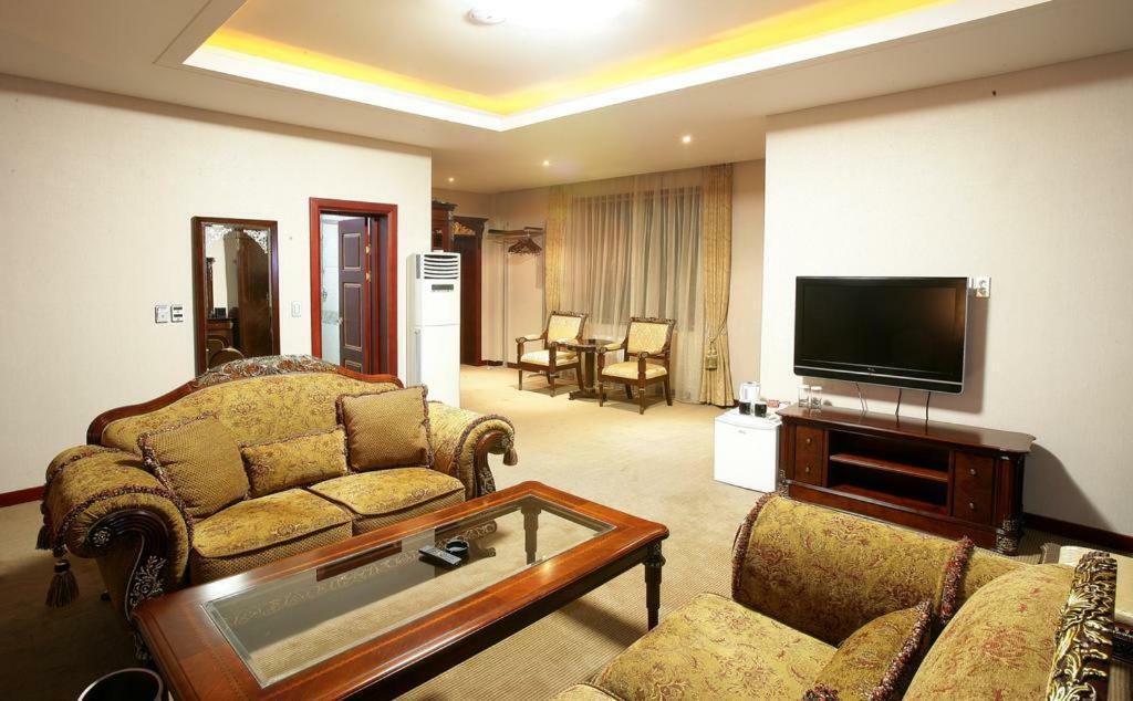 Sunjin Grand Hotel Ulaanbaatar Eksteriør billede