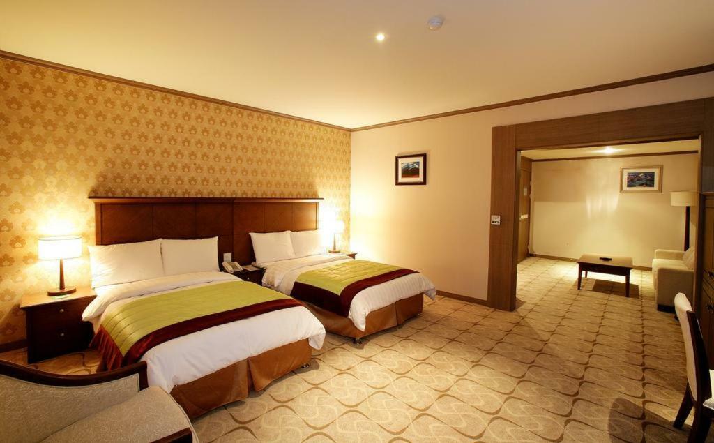 Sunjin Grand Hotel Ulaanbaatar Eksteriør billede
