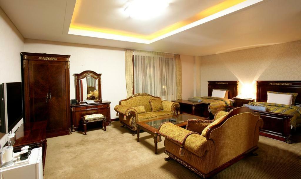 Sunjin Grand Hotel Ulaanbaatar Eksteriør billede
